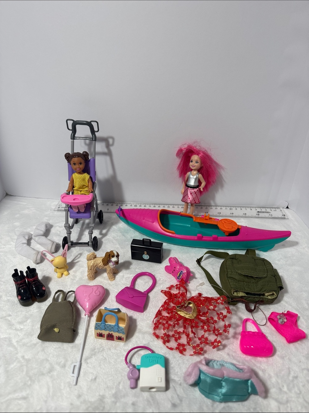 Barbie and dolls accesorios lot of 15 piece bags shoes accessories and more